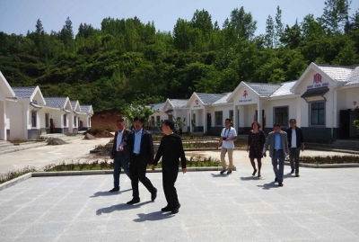 市核查组来我县核查改善农村人居环境示范村创建