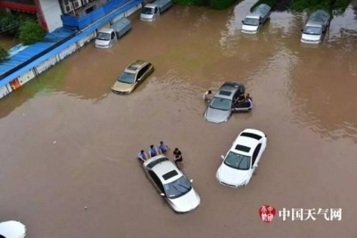 南方多省遭暴雨 中国气象局进入四级应急状态 