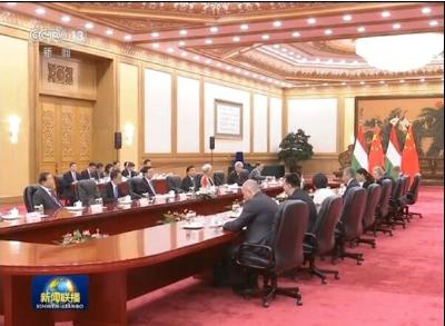 张德江与匈牙利国会主席举行会谈