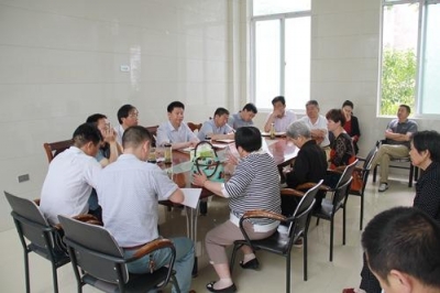 县长纪道清公开接访解民忧