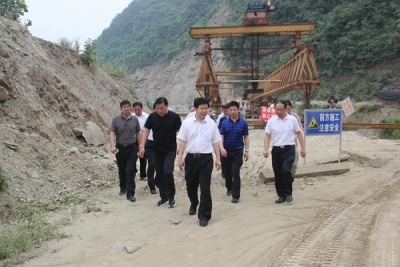 市长陈新武现场调研十竹路房县段工程建设