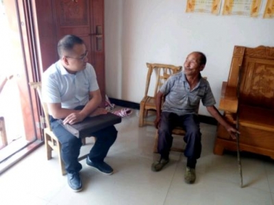 王宇星到野人谷镇开展“七一”慰问活动