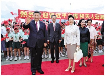 习近平抵达香港 将出席庆祝香港回归祖国20周年大会并视察香港