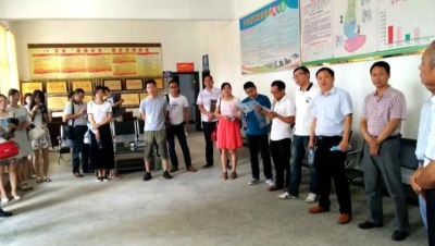 房县召开精准扶贫精神脱贫现场会