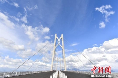 世界最长跨海大桥港珠澳大桥主体工程贯通(组图)