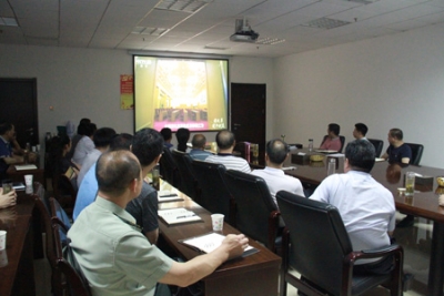 房县组织集中观看《将改革进行到底》