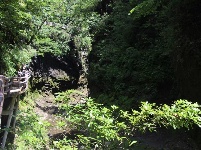   游房县岩屋沟景区