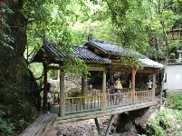   游房县岩屋沟景区