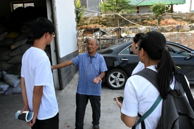 湖北医药学院药学院：访民生，寻植方