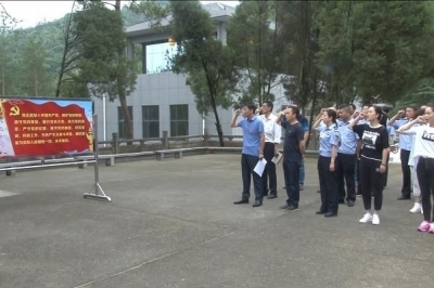 房县林业局多种形式庆“七一”