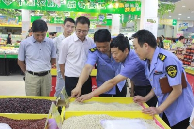 县人大检查《食品安全法》实施情况