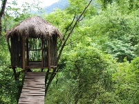   游房县岩屋沟景区