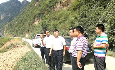 张歌莺深入大木厂镇调研精准扶贫工作时强调 把握政策标准　增强发展定力