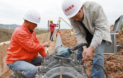 房县加快建设天然气管道项目