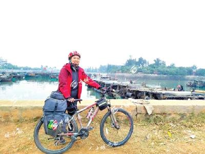 房县女子骑行千里找到恩人