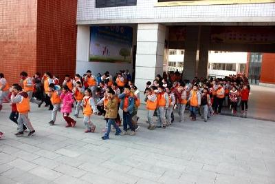 军店小学应急疏散演练做到四个“不松懈”
