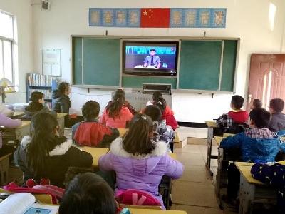 房县窑淮镇铺沟小学组织学生开展观看《守护明天》系列节目活动