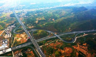 蔡贤忠在收看全省中央环保督查反馈意见整改攻坚交账电视视频会时要求：牢固树立“绿水青山就是金山银山”的发展意识 扎实抓好房县生态文明建设等环保工作  