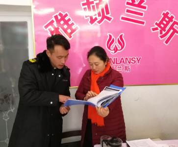 房县食药监局开展化妆品专项整治 百日行动规范市场经营 