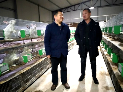 李相明深入部分企业慰问