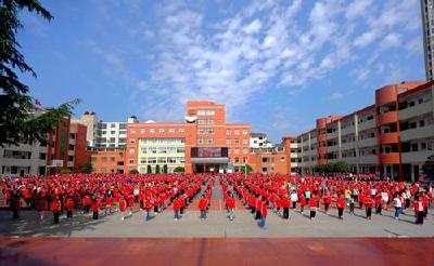 房县实验小学2000余名学生参加宪法法律知识网络大赛