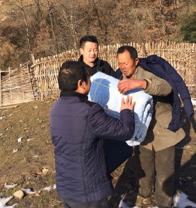 尹吉甫镇开展“暖冬行动”，全力做好冬春困难群众安置工作