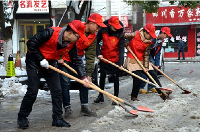 房县审计局：大雪无情人有情 志愿服务暖人心 