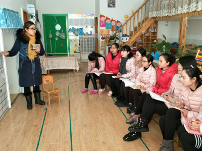 引领学习，让区域更加精彩 ——房县幼儿园园本培训活动