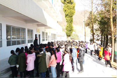 房县九道初中开展“科学防冻、安全取暖”安全教育主题活动