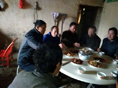 九道乡教育系统元旦不放假 包保户家度新年 