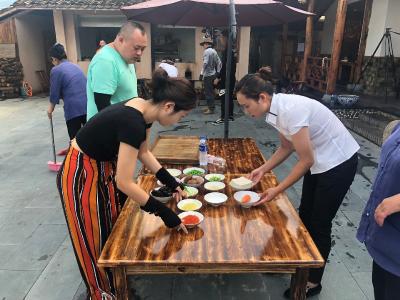 央视栏目《回家吃饭》在房县拍摄，你看看拍的啥？