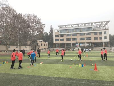 房县全面调研检查学校暑期重点工作