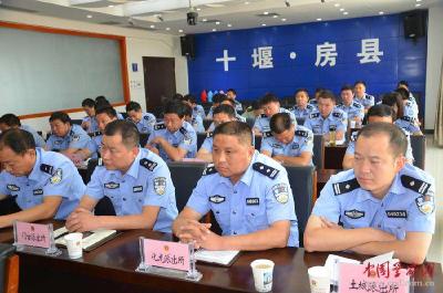 房县：请检察官为执法办案“把脉问诊”