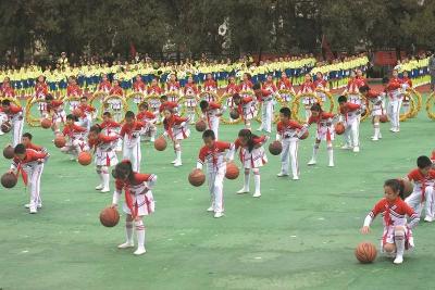 房县全面调研检查学校暑期重点工作