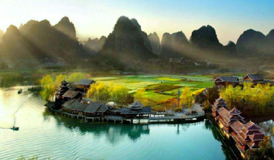 青峰镇：“三保障”促进土鸡产业大发展