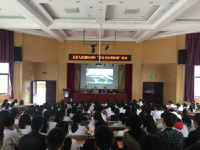 县人武部开展“征兵宣传进校园”活动