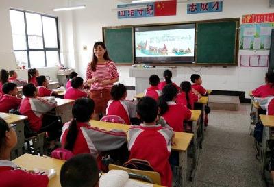 七河中学系列措施确保夏季校园安全   