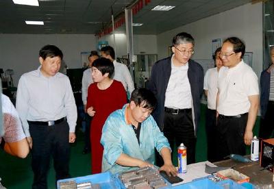 帮在实处 扶在难处 ——省委常委、政法委书记罗永纲深入扶贫联系点房县调研侧记