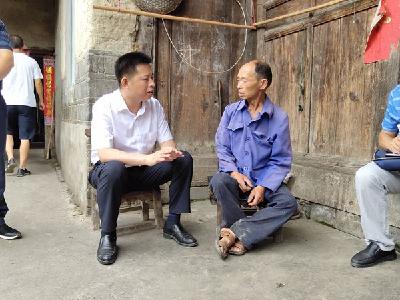 纪道清到军店镇指北村调研脱贫攻坚工作时强调:扎实推进“十提升十到户” 补齐短板 确保圆满完成脱贫攻坚任务