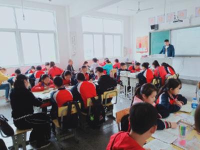 青峰小学开展“学习习惯”进课堂教育活动