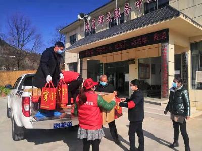 化龙堰镇李堰村：干部“代购”暖民心