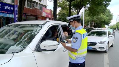 房县交警曝光4起客车超员载客违法行为