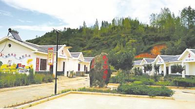 化龙堰镇：“三官巡村、网格巡组” 织密筑牢防控网