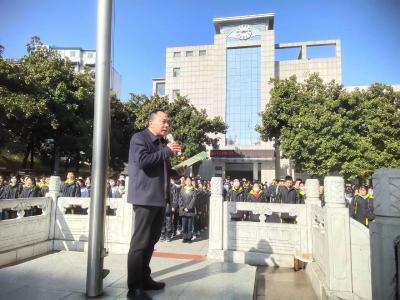 房县一中举行开学典礼