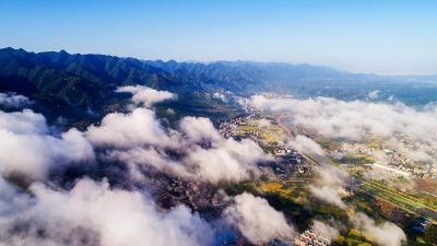 武当国际滑雪场春节期间人气高涨