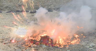 打假！我县集中销毁一批抽检不合格烟花爆竹