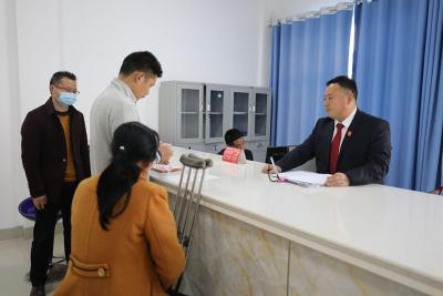 初心敬法徽  司法暖民心  军店法庭扎实开展“我为群众办实事”活动