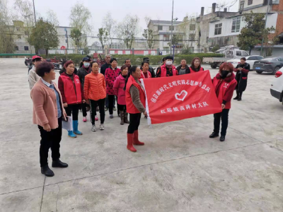 红塔镇：践行雷锋精神 弘扬文明新风