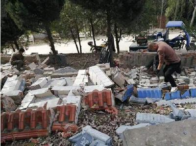 城关镇深入清理“大坟头” 革除丧葬陋习