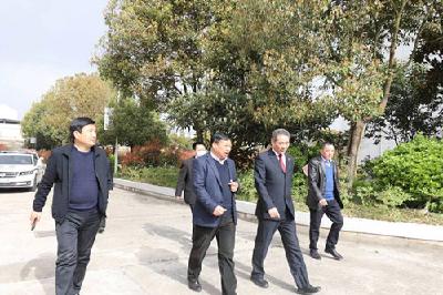 县法院：优质司法服务进企业 营造良好法治营商环境